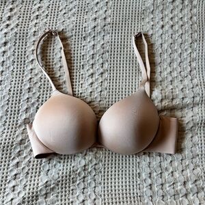 SKIMS Nude Seamless Bra